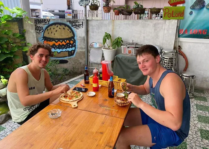 Hostel Fancy With Vegetarian And Vegan Restaurant *