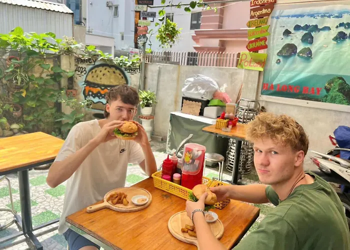 Fancy With Vegetarian And Vegan Restaurant Hostel